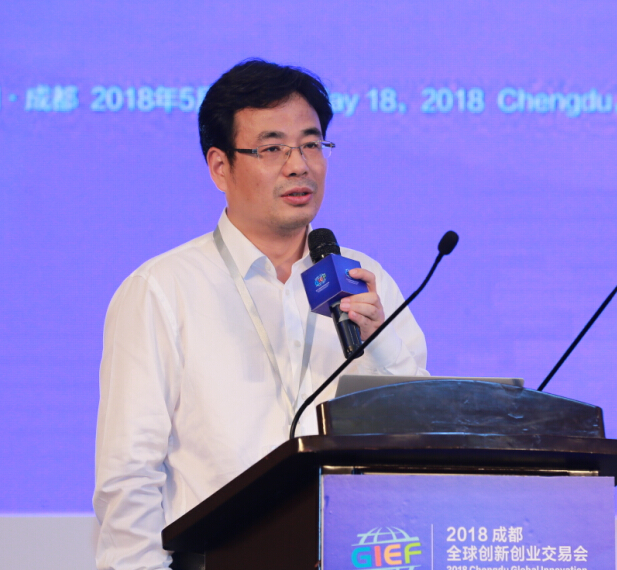 4㽭ѧУСݽYAN Xiaojun, President of Zhejiang Ocean University was giving a Speech.jpg